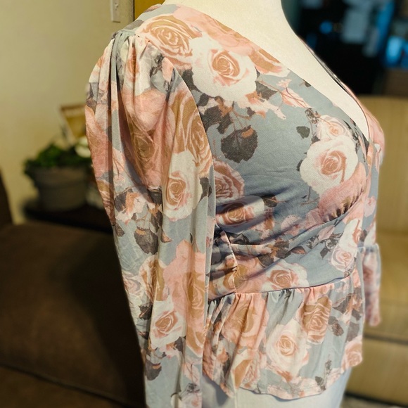 Mi Ami Floral Sweetheart Blouse - Picture 3 of 6